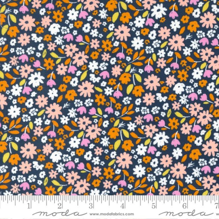 Moda Fabrics Marigold Summer Night mit bunten Blumen