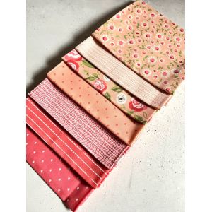 Moda Fabrics Fat Quarter Stoffpaket Love Note Pink