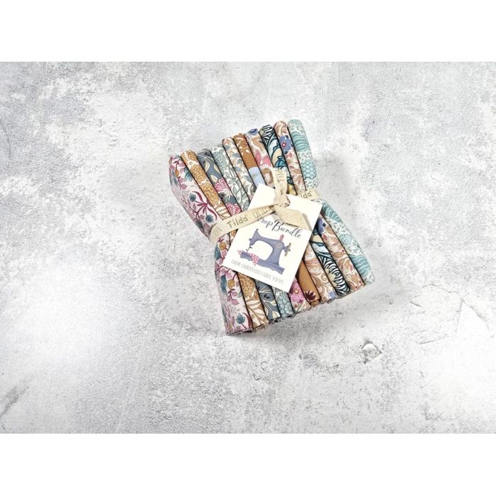 Tilda Fat Quarter Scrap Bundle Blau Mustard