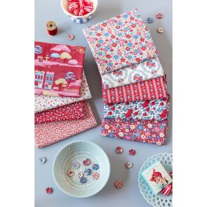 Tilda Fat Quarter Bundle Village Life Burgundy