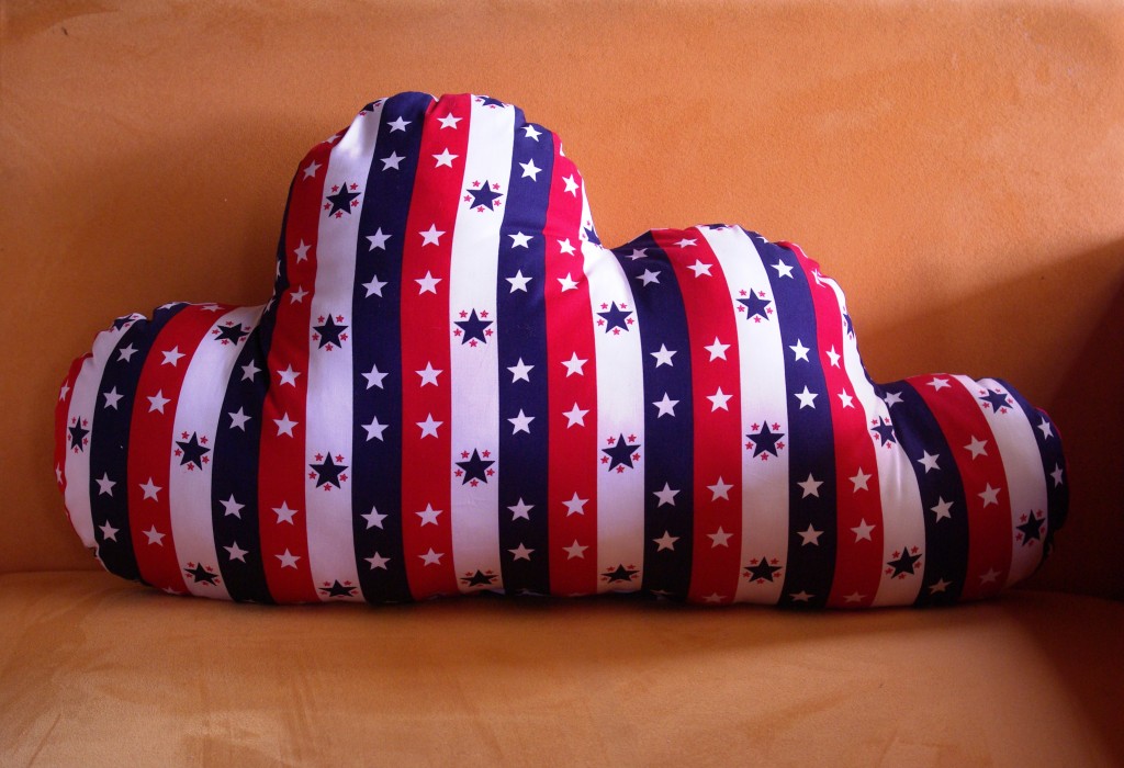 Wolkenkissen Misses Cherry